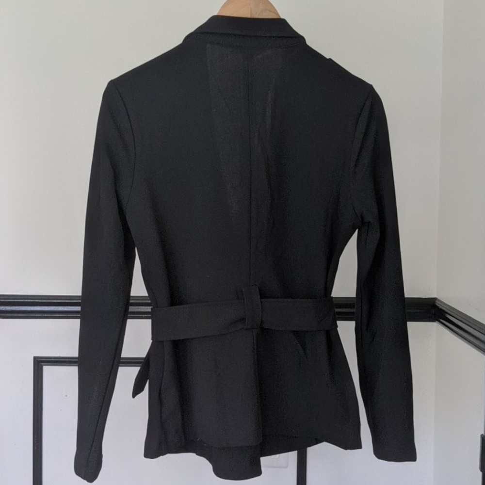 Blazer - Picture 4 of 6